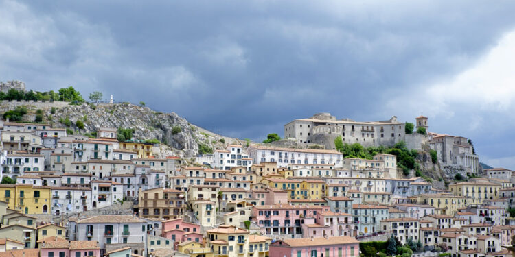 L'immagine mostra una panoramica del Comune di Muro Lucano